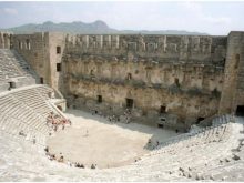 Aspendos antik tiyatrosu