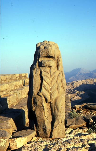 adiyaman_nemrut_dagi_kral_mezarlari_aslan_heykeli adiyaman_nemrut_dagi_kral_mezarlari_aslan_heykeli