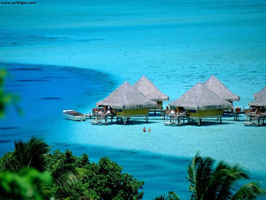 _BackyardPoolBoraBoraFrenchPolynesia _BackyardPoolBoraBoraFrenchPolynesia