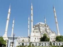 adana merkez camii bahce pic